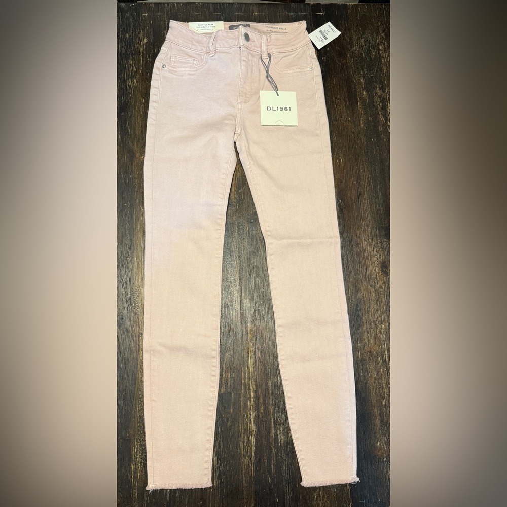 DL1961 Florence Ankle Jeans in Soft Pink